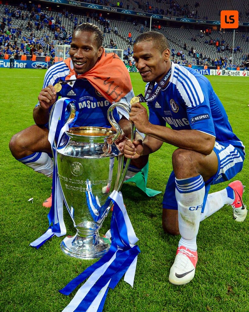 Chelsea trophy cabinet Premier League wins: 6 Premier League titles