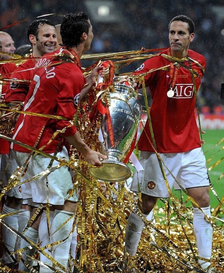Man United with PL title